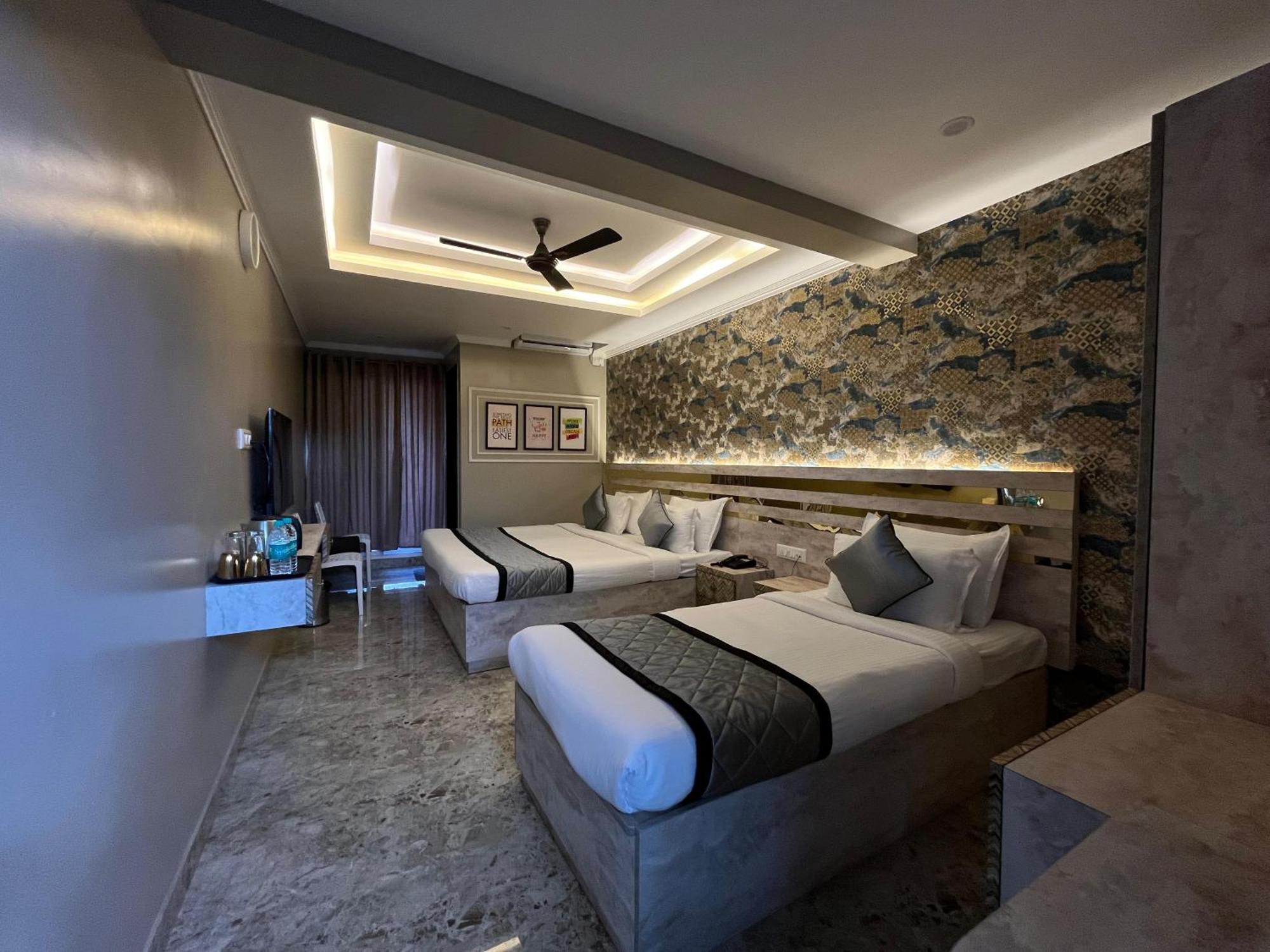 Hotel Lg Suites 벵갈루루 외부 사진