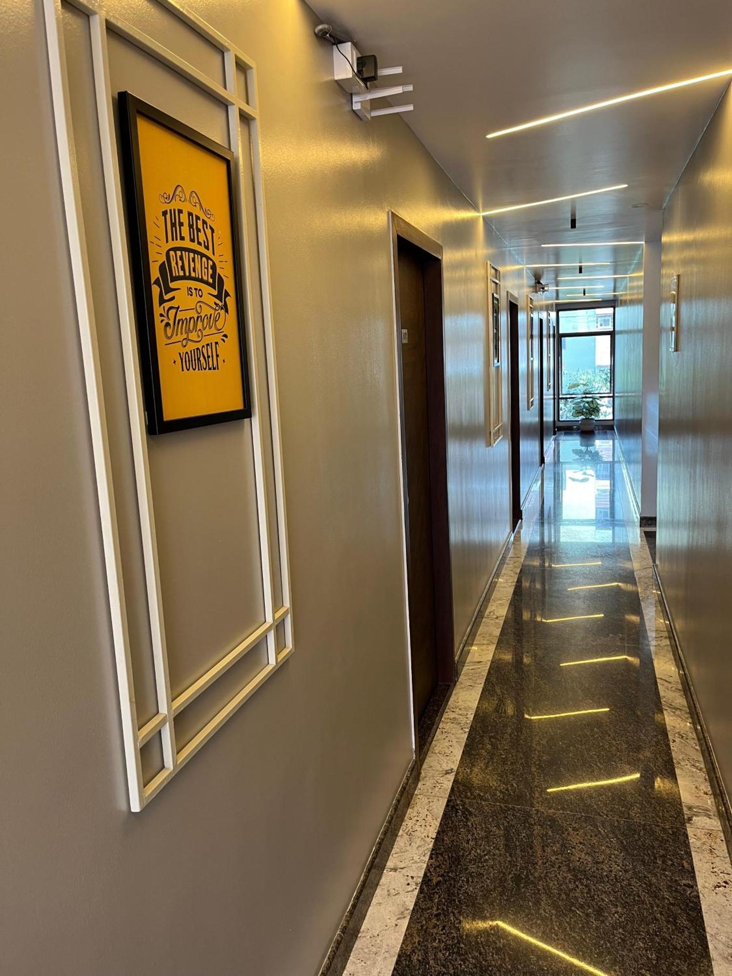 Hotel Lg Suites 벵갈루루 외부 사진